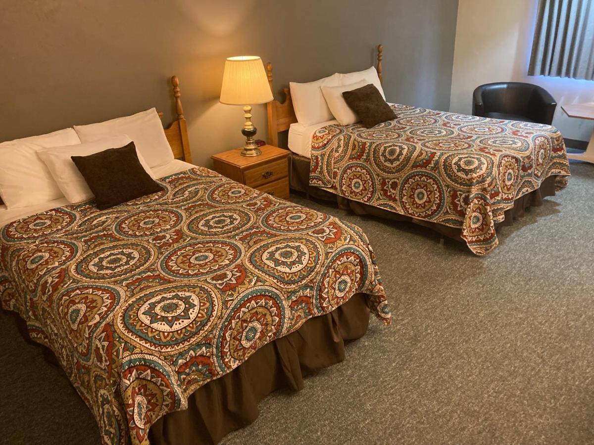 Clintonville Landmark Motel מראה חיצוני תמונה