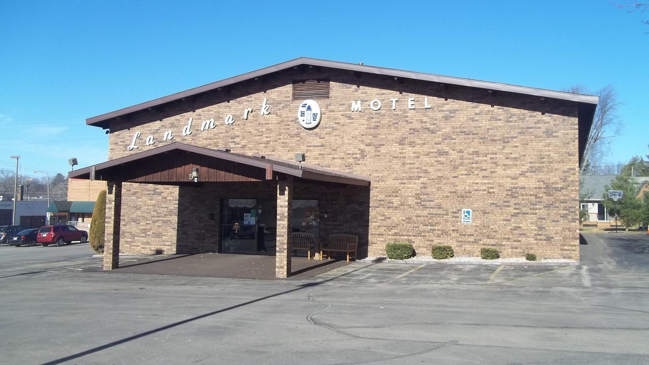 Clintonville Landmark Motel מראה חיצוני תמונה